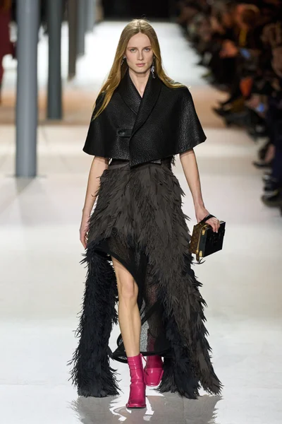 Look 63